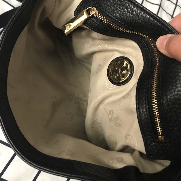 Tory Burch Sling bag - Picture 2 of 4